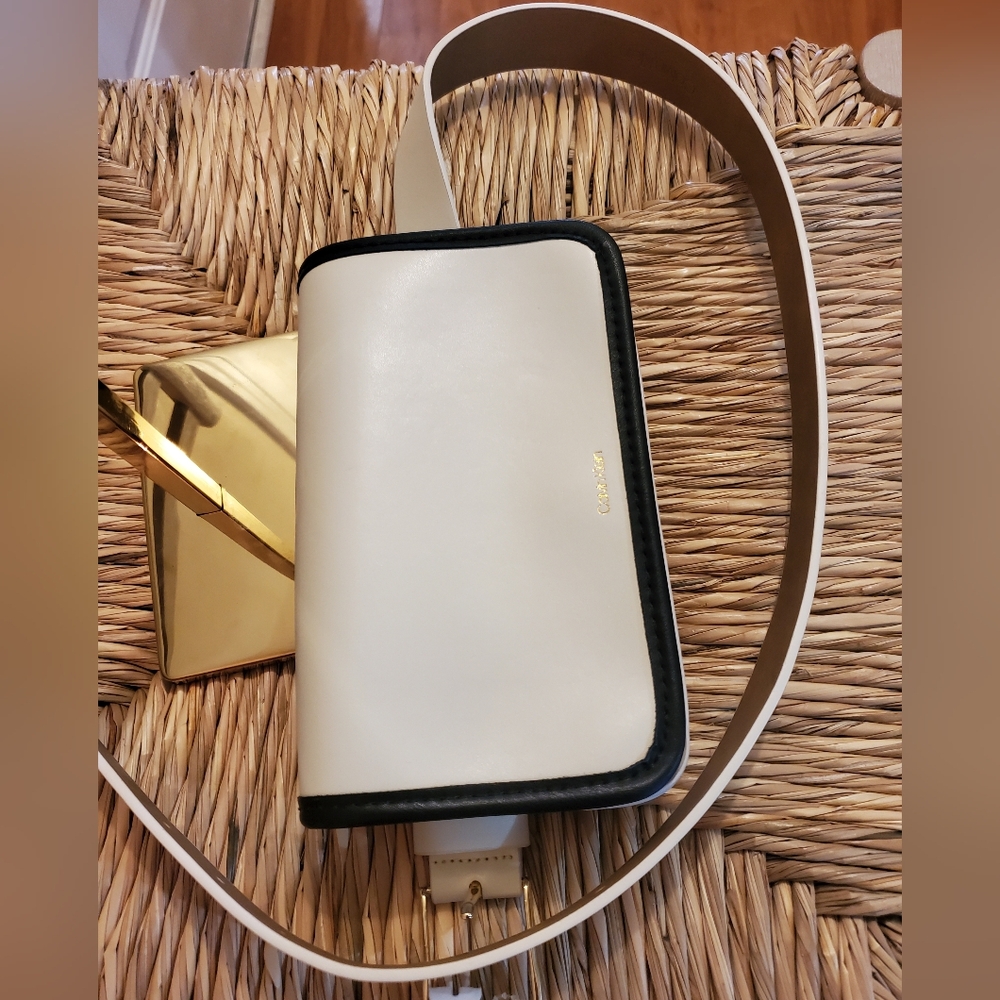 Calvin Klein Cream & Black Belt Bag. Size S/M New